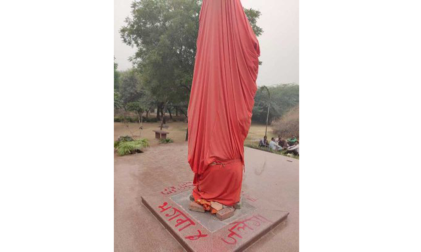 JNU admin block, Vivekananda statue area defaced with graffiti
