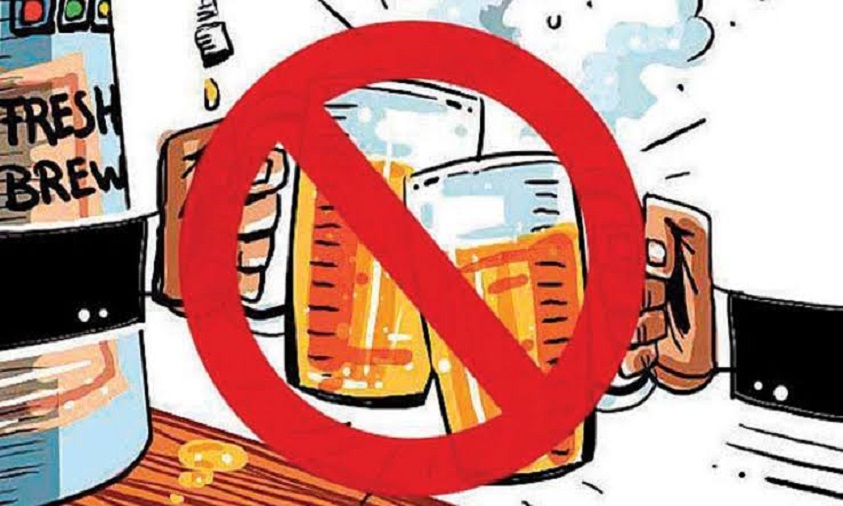 Bolaram Police Seize 32 Liquor Bottles From Car