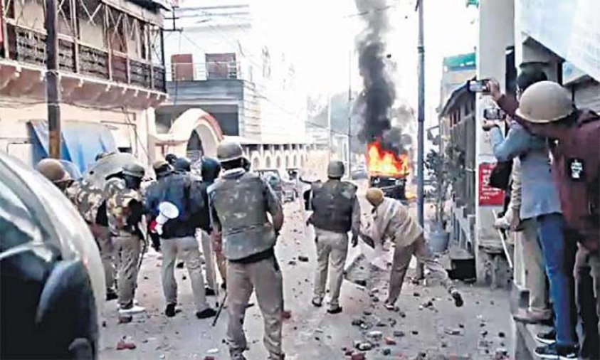 UP Police admit youth died in police firing, claim self-defence