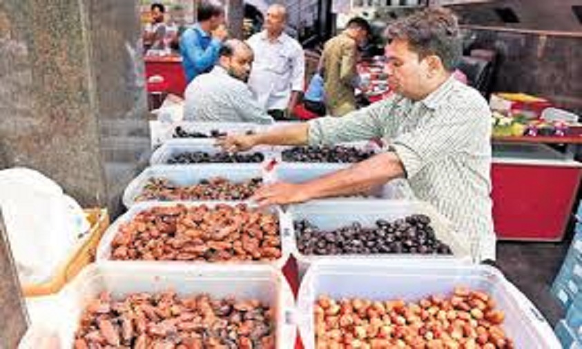 Hyderabad Traders Stock In Dates As Ramzan Nears