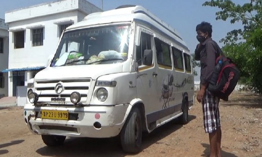 Migrant workers injured in road mishap sent back to native places