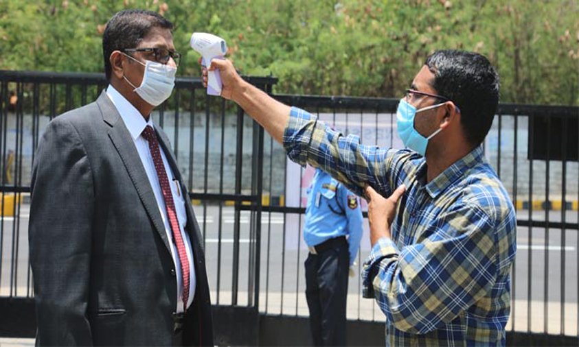 EFLU Vice-Chancellor Suresh Kumar practises before preaching