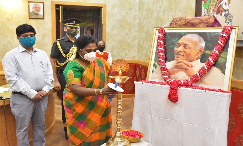 Country Owes A Lot To PV Narasimha Rao: Governor