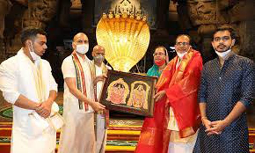 Prayed Lord For Security Of Nation And Prosperity Of People Of India-MP CM