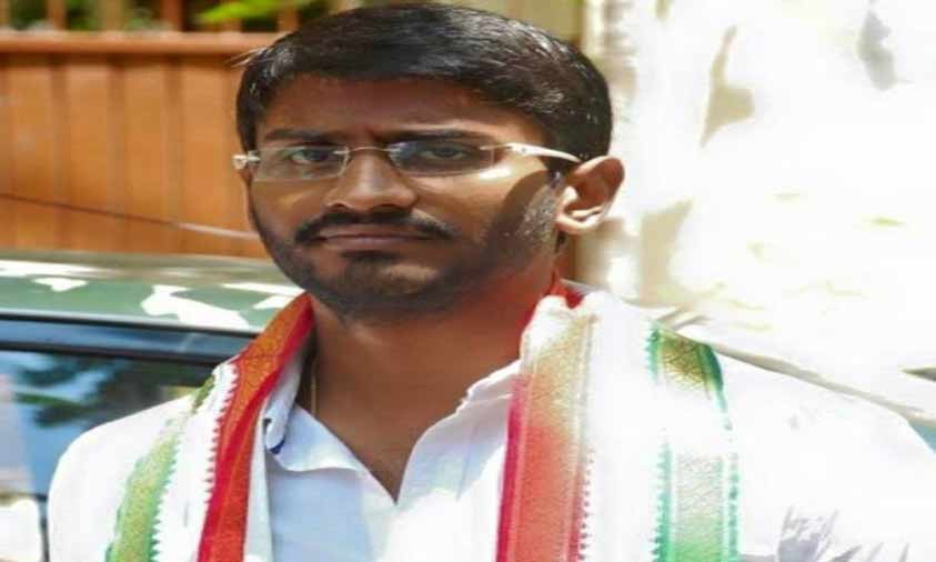 `NSUI State Chief Holds Hunger Strike Dmanding Postponement Of Exams