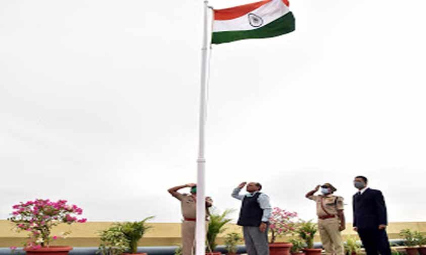 CS Somesh Hoists Tricolour At BRKR Bhavan