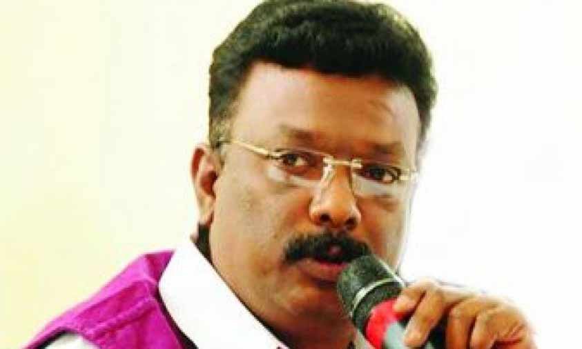 Dr Sravan Criticizes CM KCR For Not Keeping His promise On Relief Funds Distribution