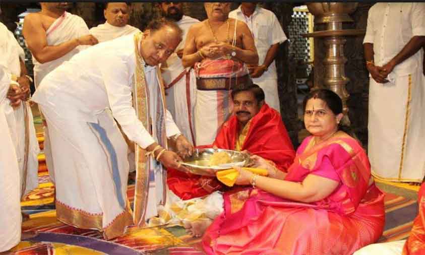 Tamil Nadu CM Worships Lord Venkateswara Swamy