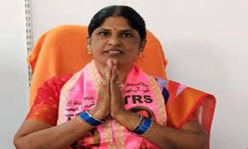 #GHMCPolls2020: TRS Meena Wins Neredmet Division