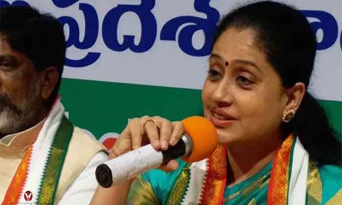BJP Leader Vijayashanthi Slams CM KCR