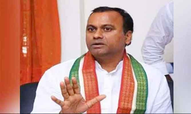 MLA Rajagopal reddy Apprehended at Munugodu