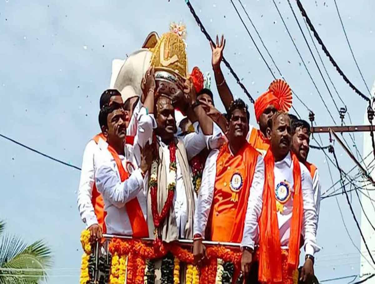 Balapur Ganesh Laddu Fetches Rs 18.90 Lakh