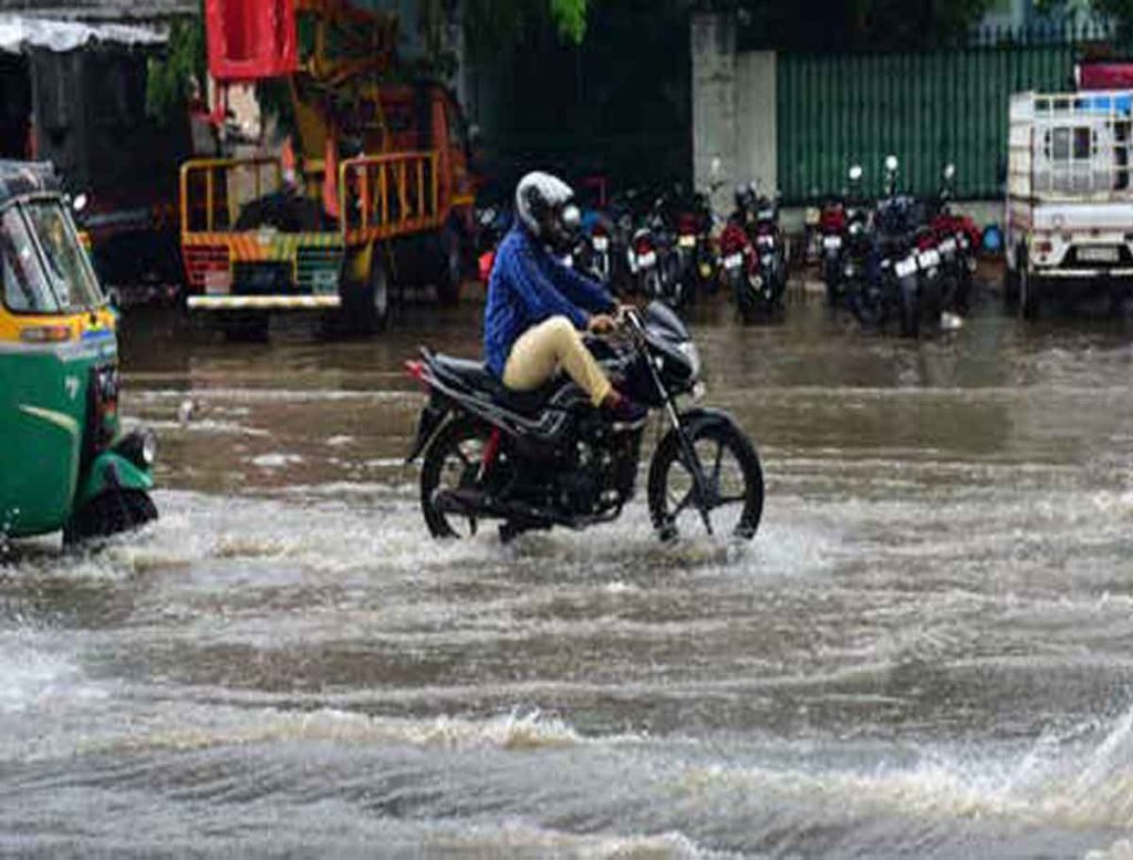 Heavy Rains in Hyderabad Create Havoc