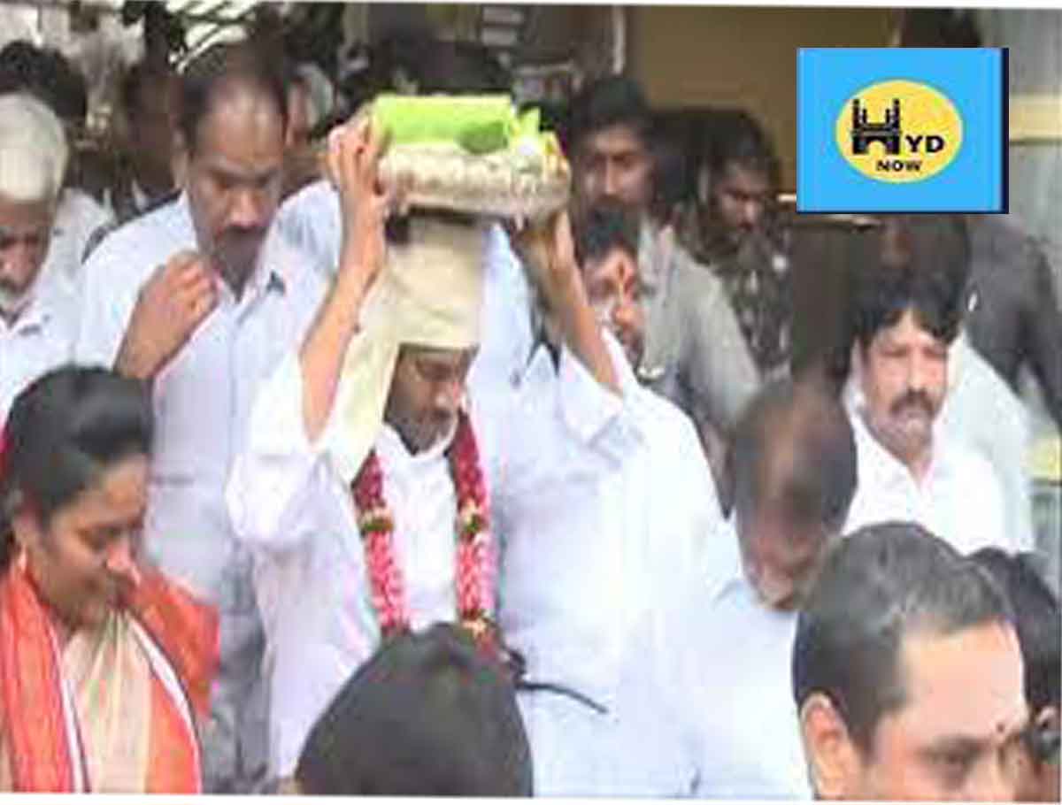 CM Jagan Prays at Kanaka Durga Temple