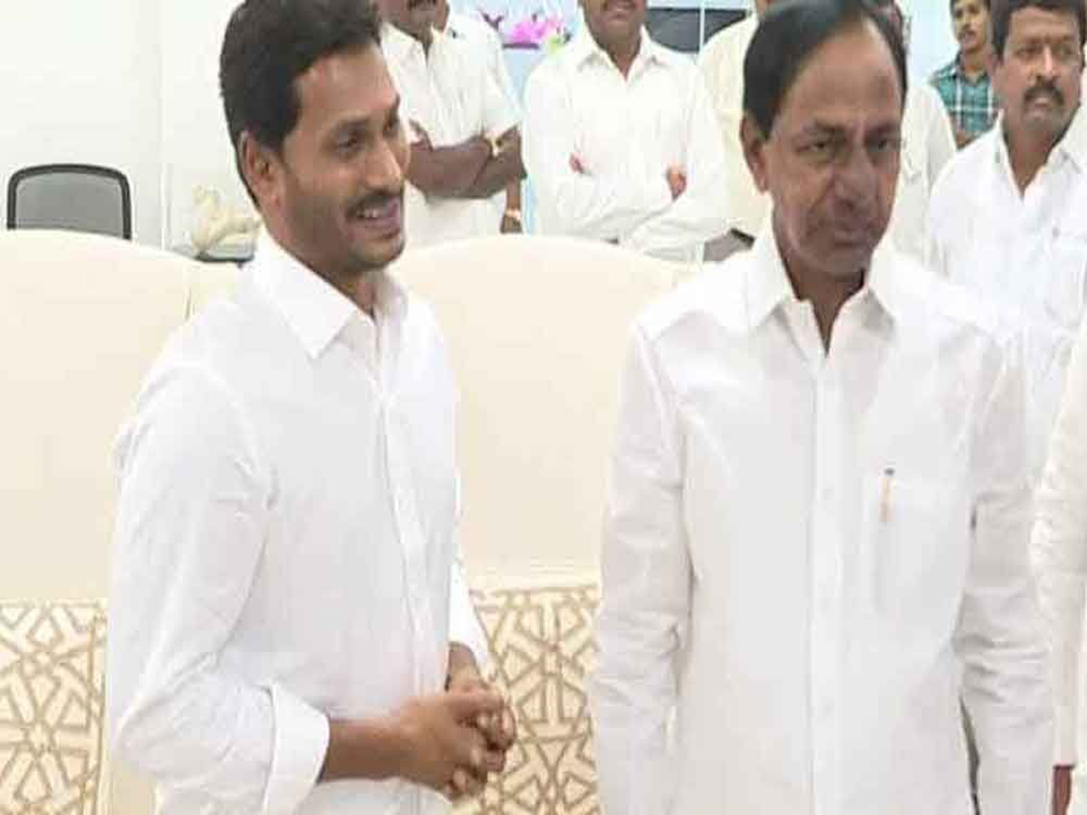 CMs of Two Telugu States meet in a Wedding