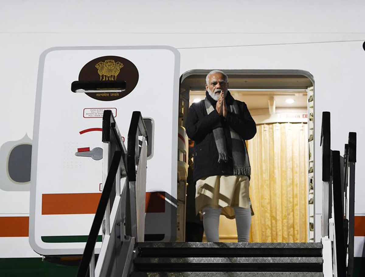 PM Modi Arrives in UK for COP26 Summit