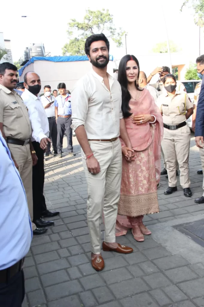 Newlyweds Katrina Kaif And Vicky Kaushal First Public Appearence, See Pics