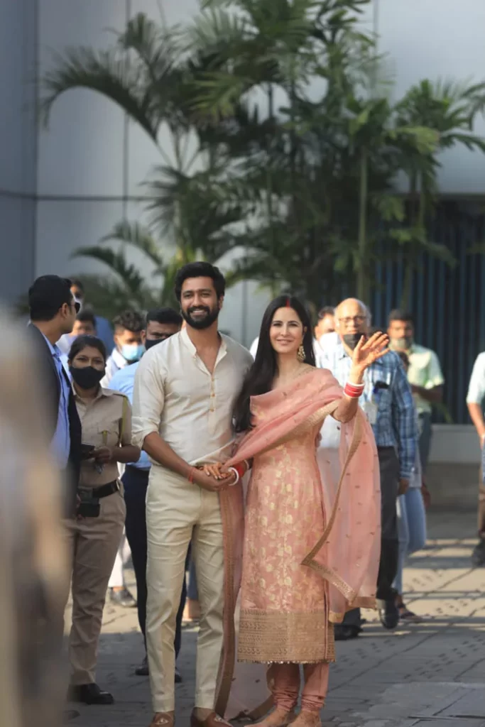 Newlyweds Katrina Kaif And Vicky Kaushal First Public Appearence, See Pics