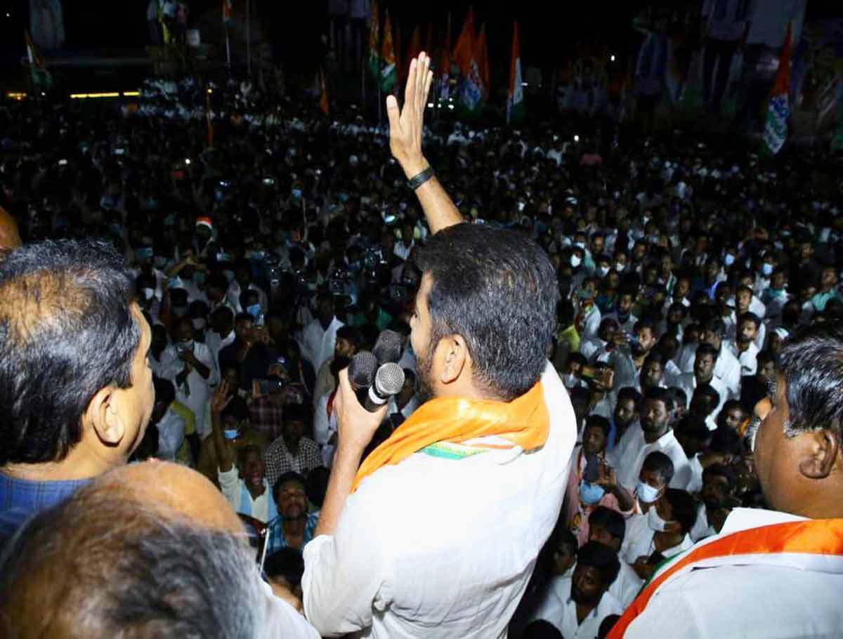 BJP-TRS Govts Are Robbing The Common People: Revanth