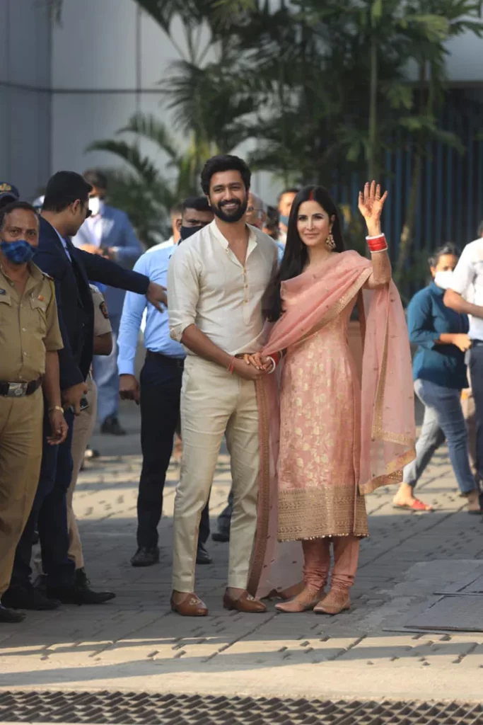 Newlyweds Katrina Kaif And Vicky Kaushal First Public Appearence, See Pics