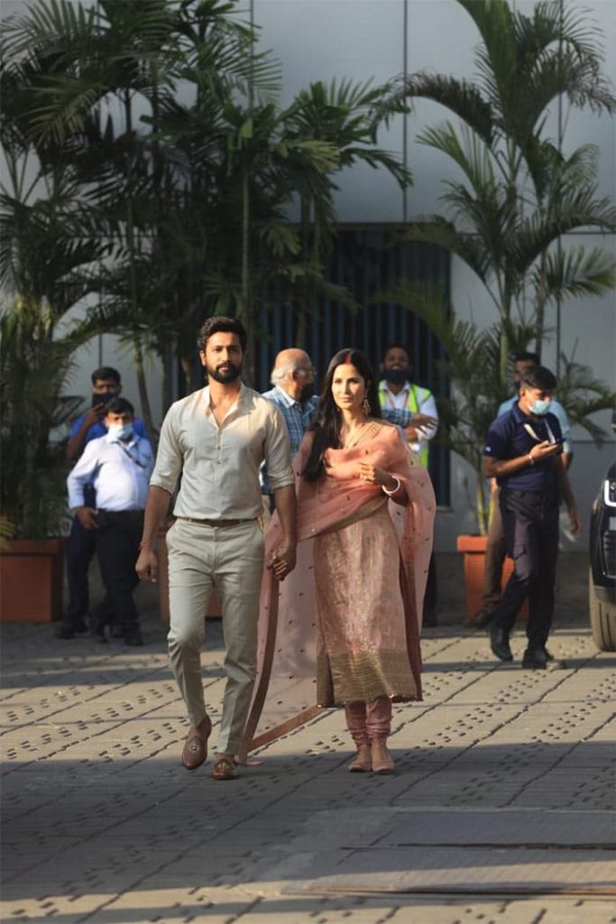 Newlyweds Katrina Kaif And Vicky Kaushal First Public Appearence, See Pics