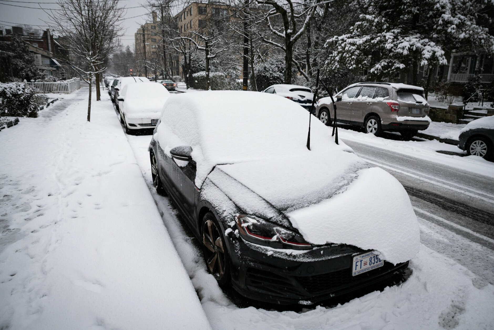 Storm warning issued for Washington DC; 10+ inches of snow