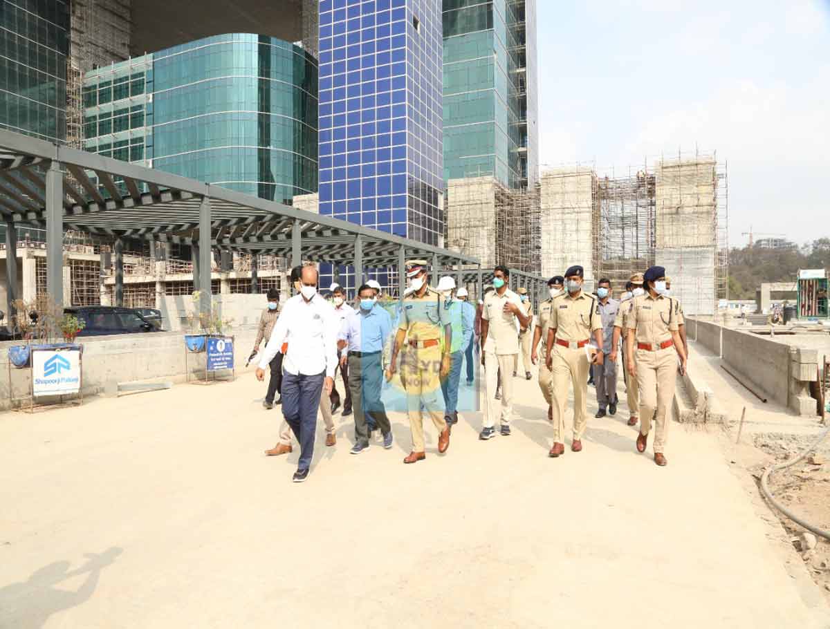 Hyderabad CP Inspects Police Command Control Centre