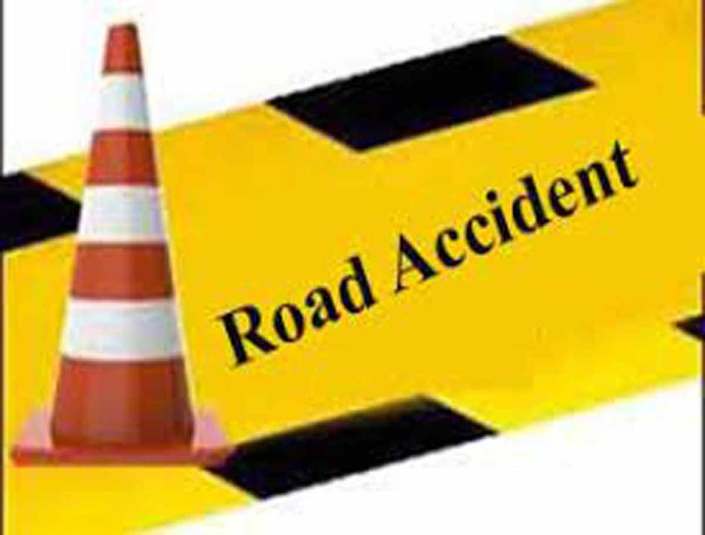 Three Killed As Car Hits Divider In Jogulamba Gadwal