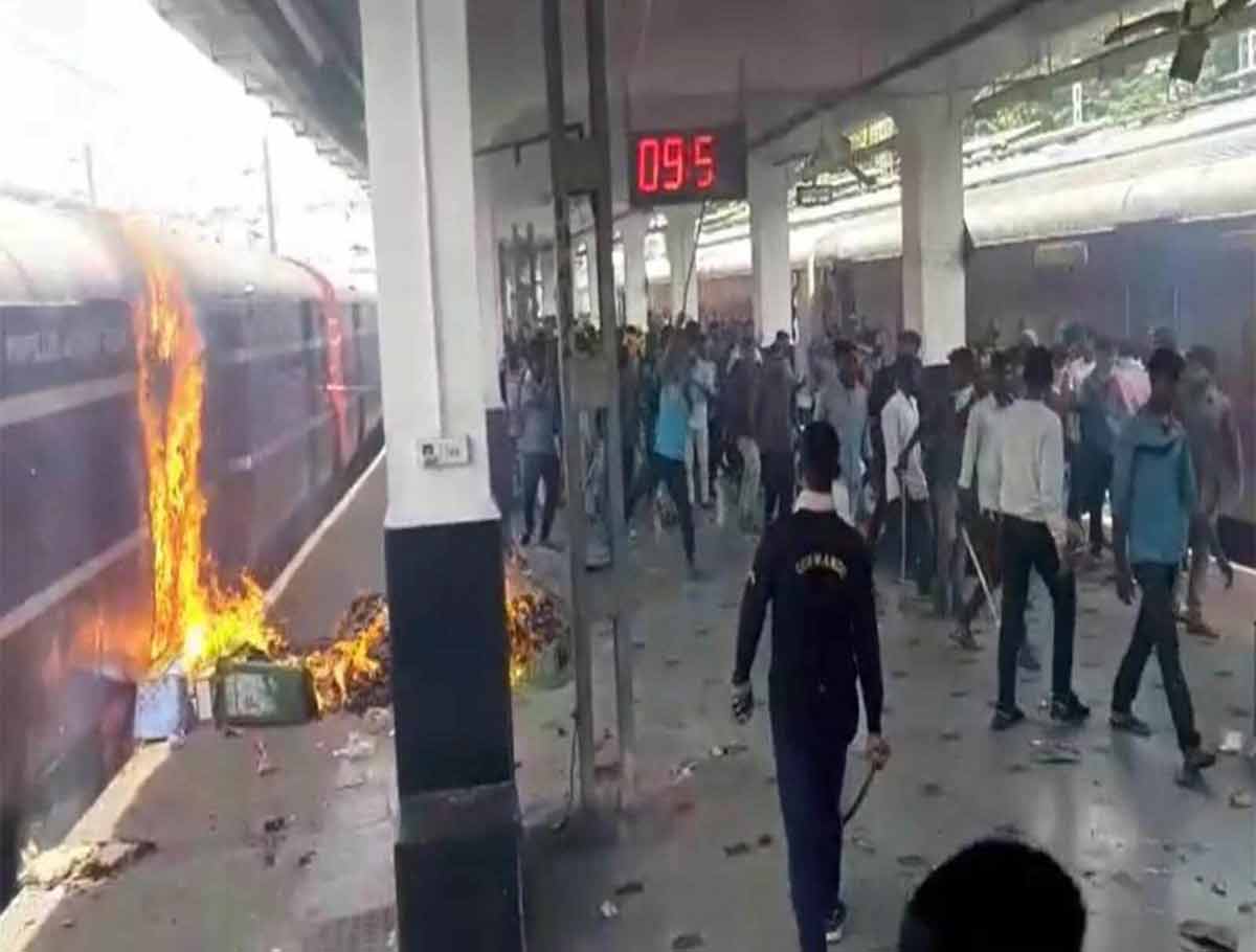Agneepath Scheme: One Killed in Police Firing at Secunderabad Railway Station