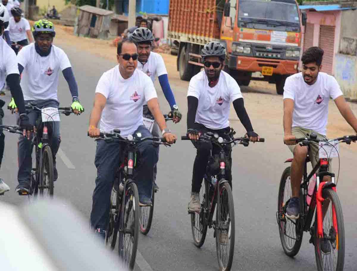 Everyone Could be Fit by Cycling Every Day: Indrakaran Reddy