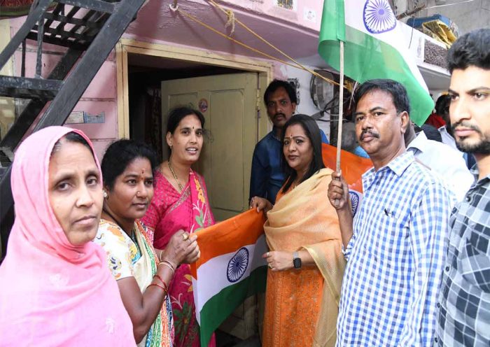 GHMC Starts Distribution Of National Flags