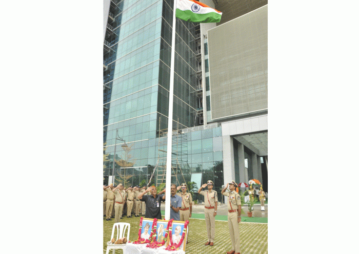 CP Anand Hoisted National Flag At City Police Commissionerate
