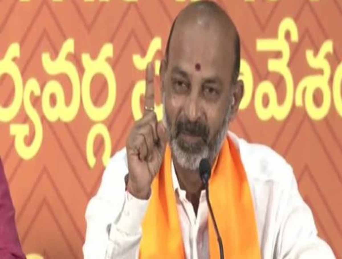 Criticized KCR For Cheating The Farmers Of South Telangana: Bandi