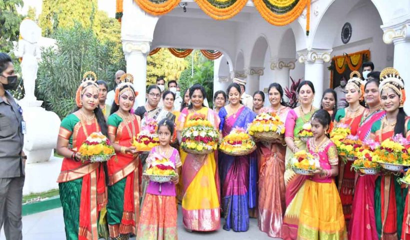 Guv Tamilisai Celebrates Bathukamma Festival At Raj Bhavan