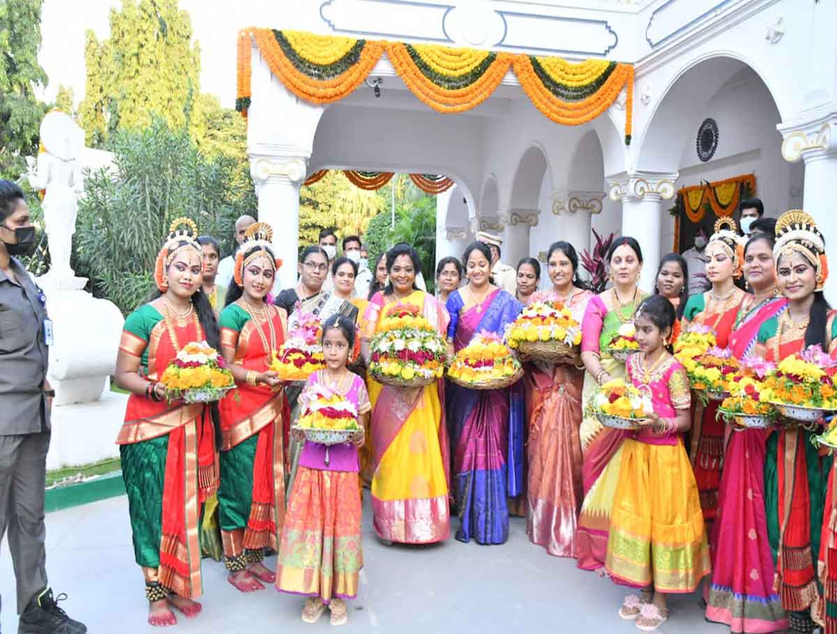 Guv Tamilisai Celebrates Bathukamma Festival At Raj Bhavan