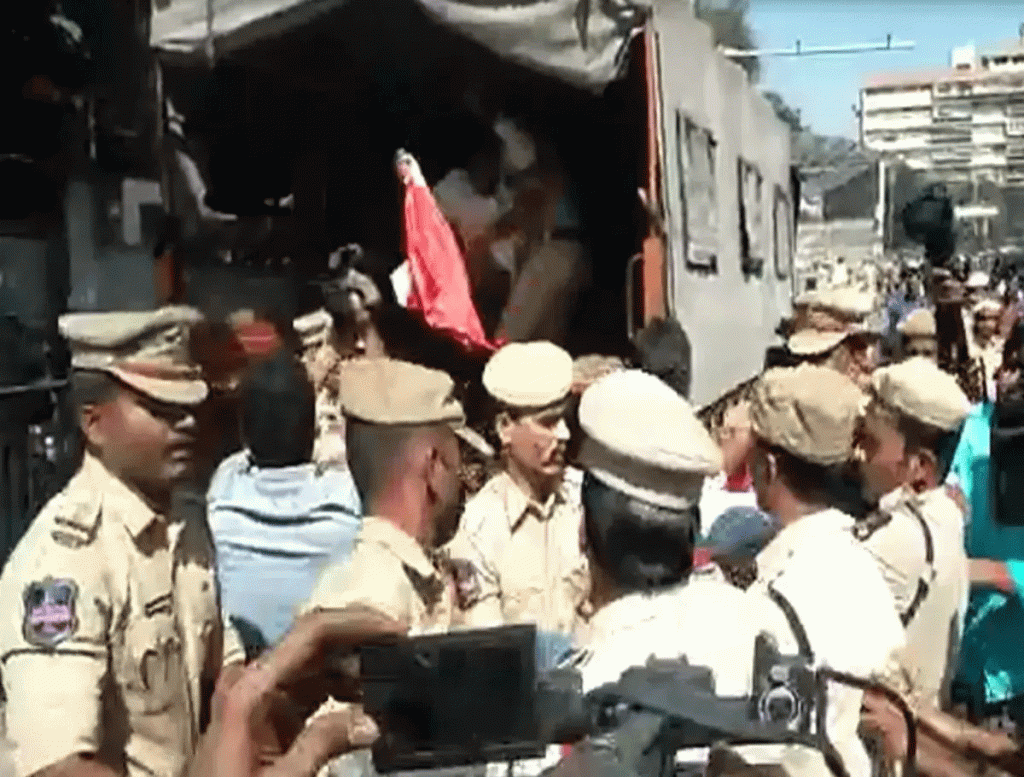 Heavy Tension At Pragathi Bhavan: Student Unions Tried To 'GHERAO'