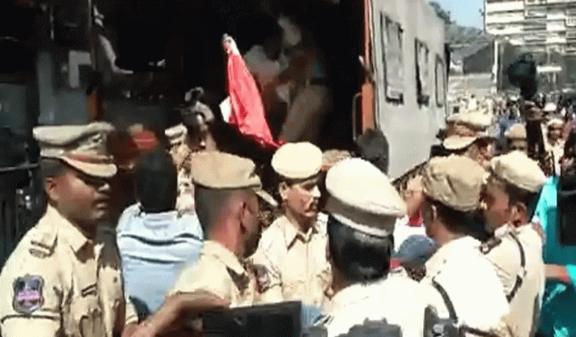 Heavy Tension At Pragathi Bhavan: Student Unions Tried To 'GHERAO'