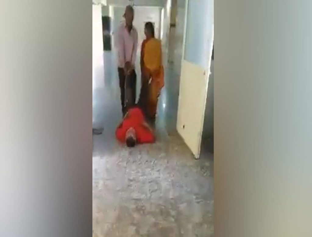 Nizamabad: Man Dragged by His Attendants in the Govt Hospital