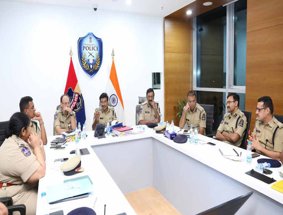 Hyderabad CP Holds High-Level Crime Review