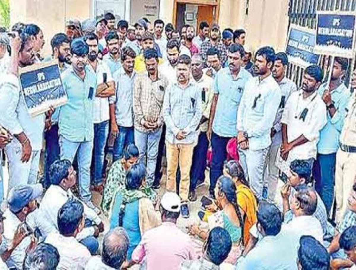 Telangana: Junior Panchayat Secretaries Called Off 16 Days Strike