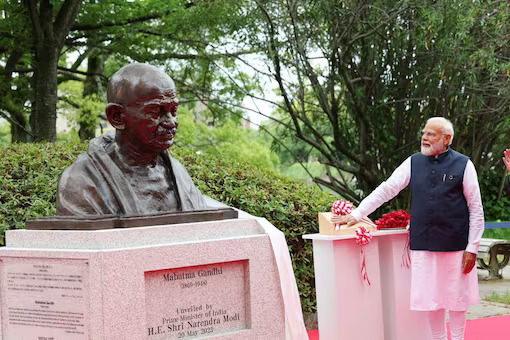 PM Modi Unveils Mahatma Gandhi Bust in Hiroshima