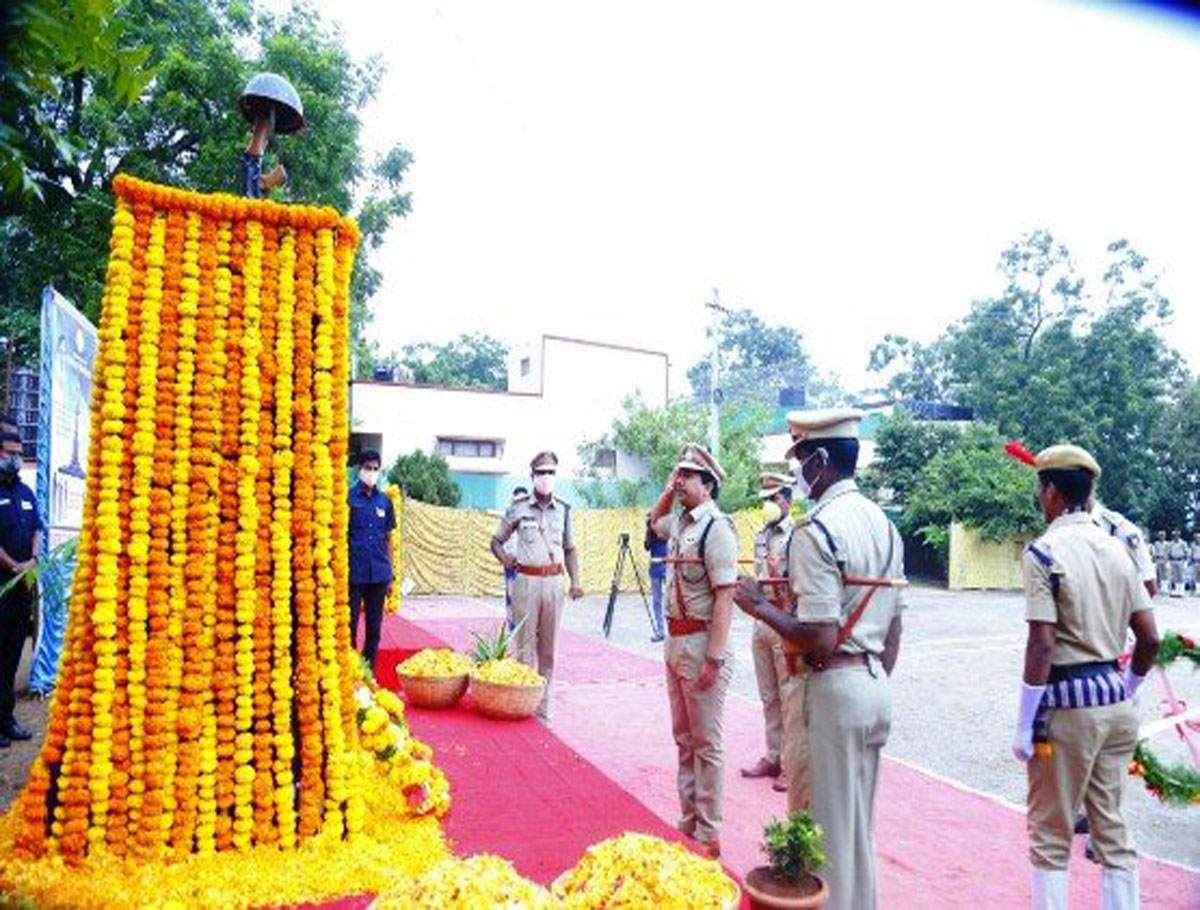 Cyberabad Cops Paid Tribute To Telangana Martyrs