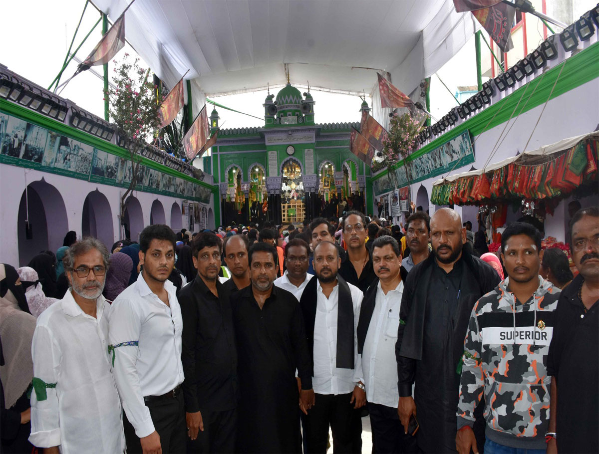 Congress Leaders Visit Bibi Ka Alawa, Offer 'Dhatti' to Bibi Ka Alam
