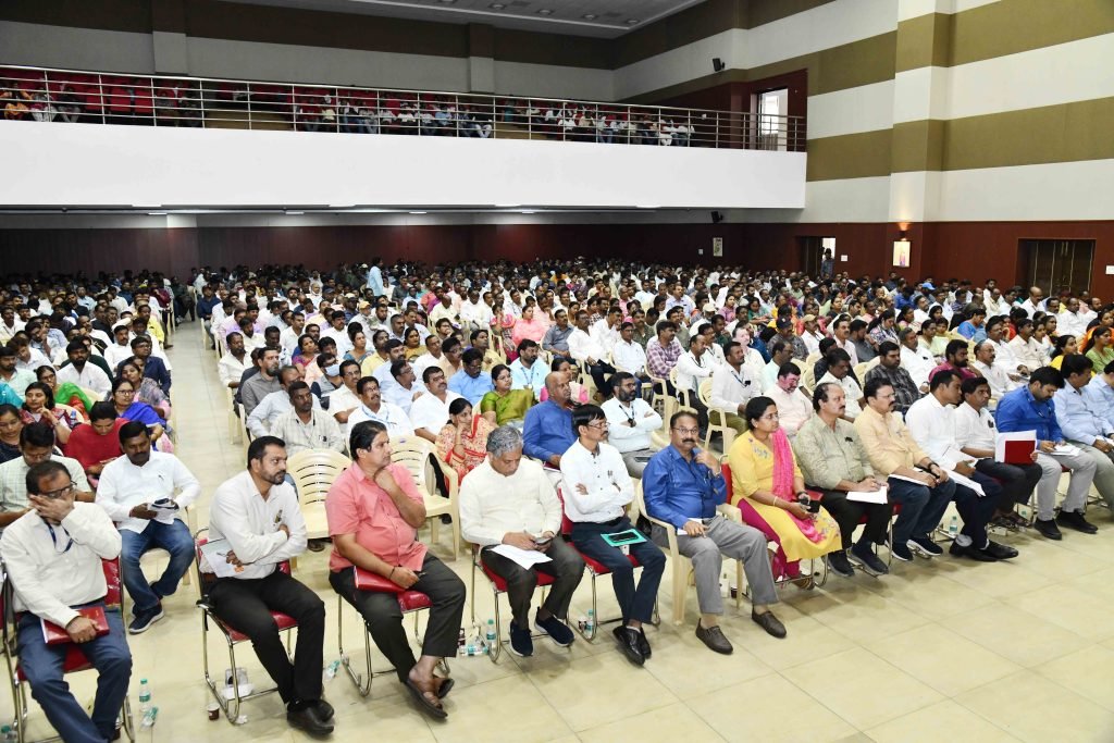 Every Eligible Person In City Should Be Registered As A Voter: CEO