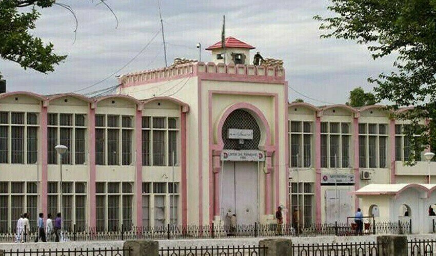 Pakistan Court Ordered Imran Khan To Be Put in Adiala Jail