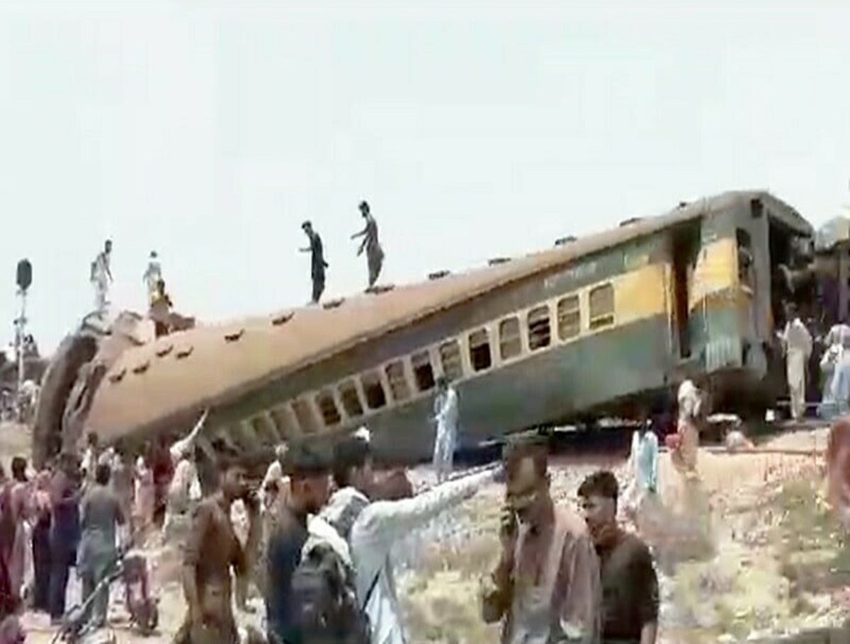 Train Accident In Pakistan: 15 Dead, 40 Injured 