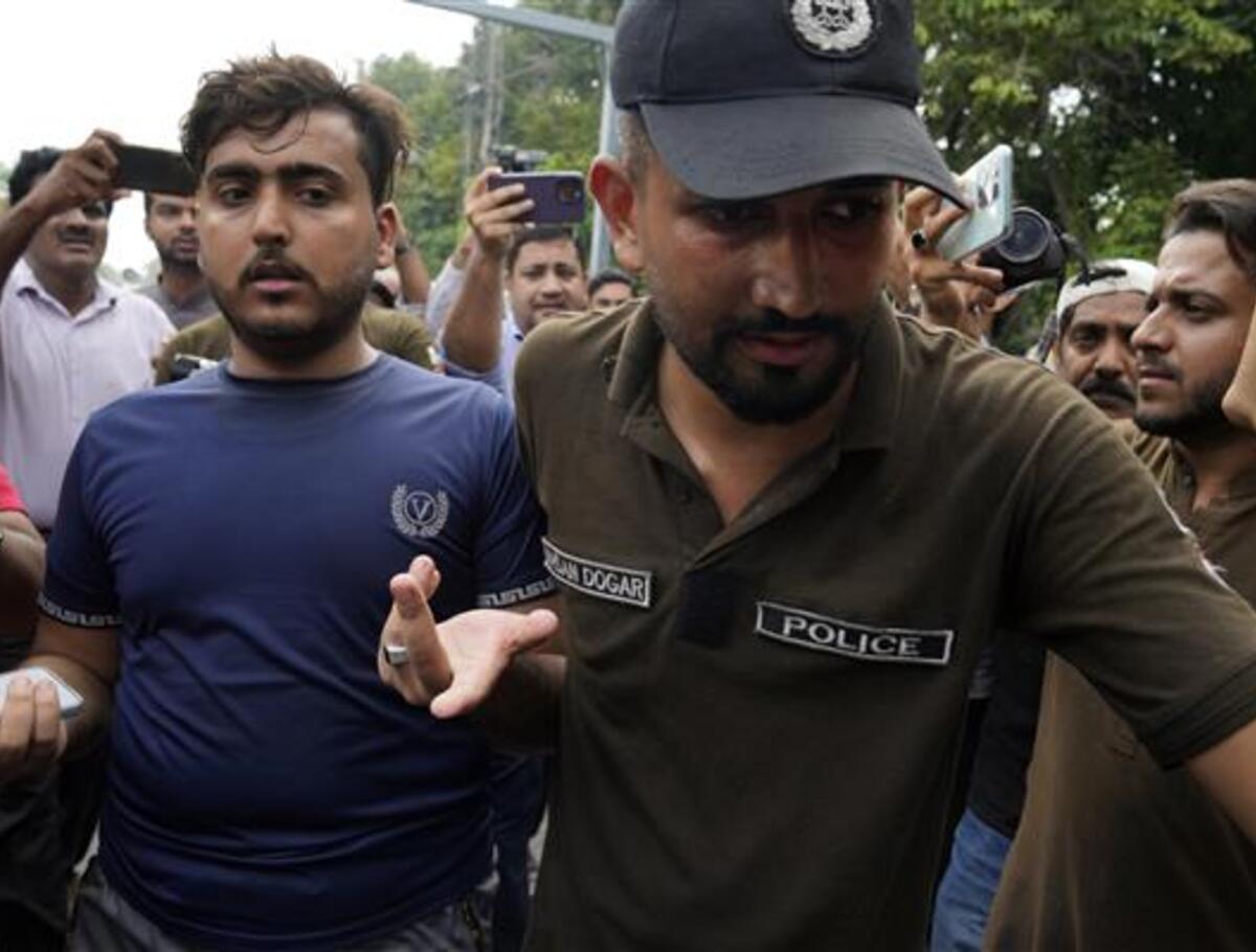 Pakistan Police Arrested 10 PTI Workers for Protesting On Arrest of Imran Khan