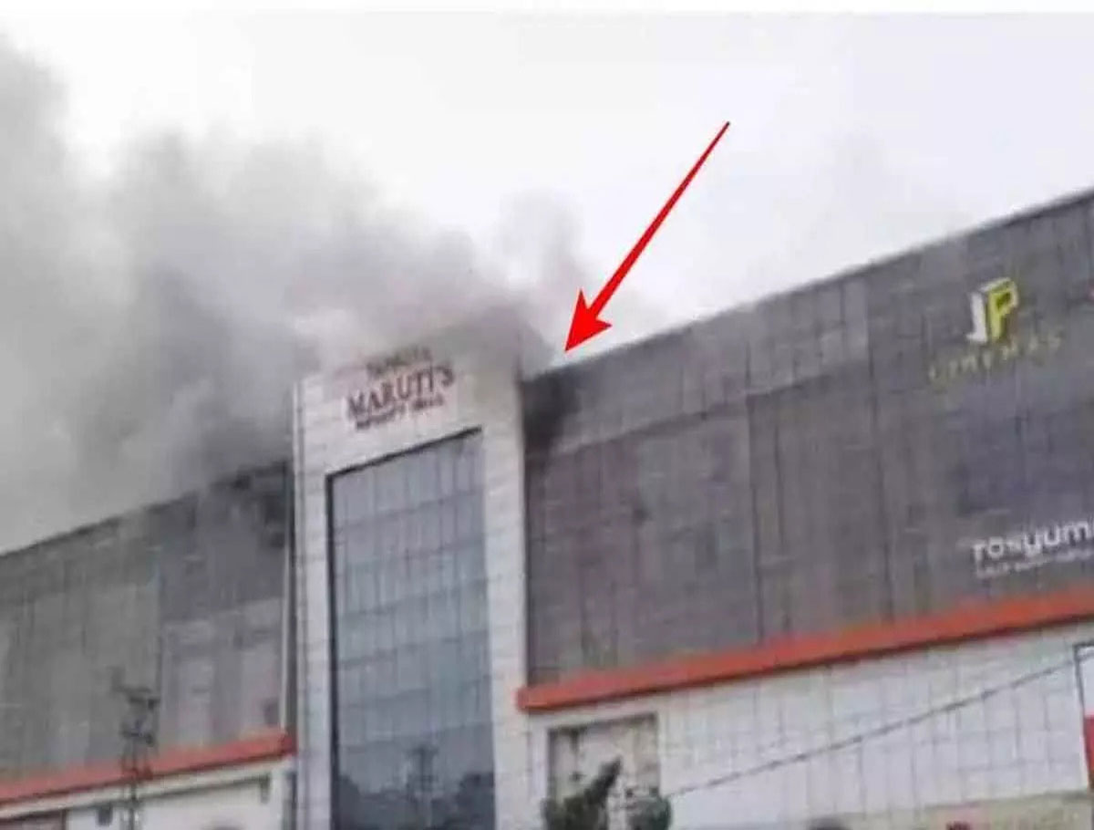 Massive Fire At a Shopping Complex in Chandanagar