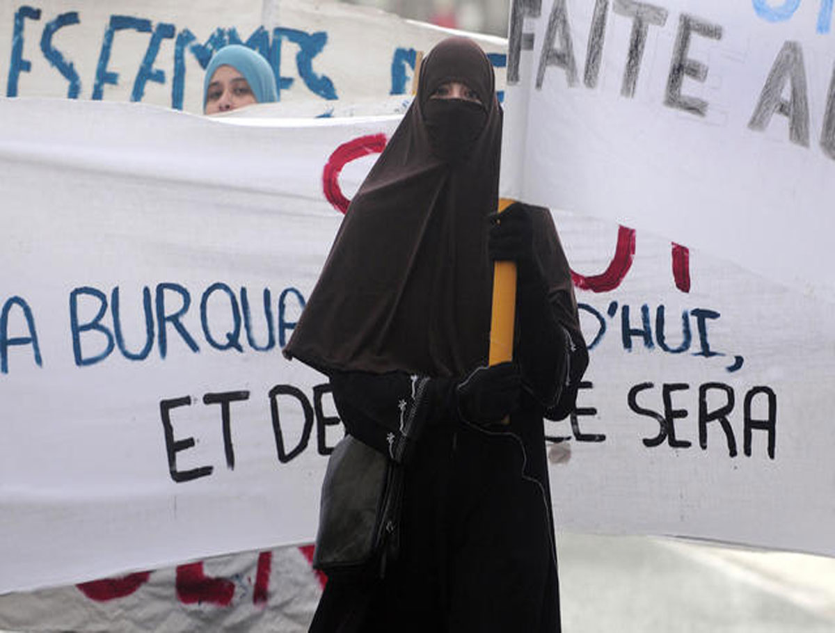 Controversy On Burqa Ban In The Schools In France: Leftists Opposed 