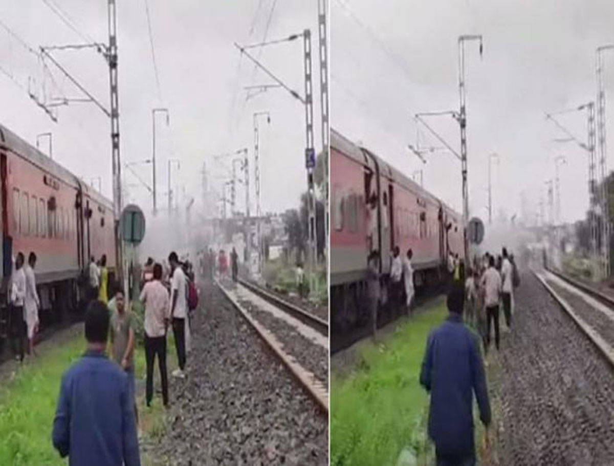 Fire Broke Out In Telangana Express: Passengers Were Panicked